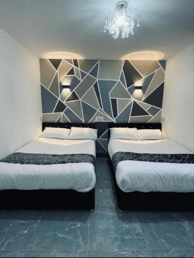 Entire 5 Star Luxury Whalley House Wifi Tv Luxury Burnley Bagian luar foto