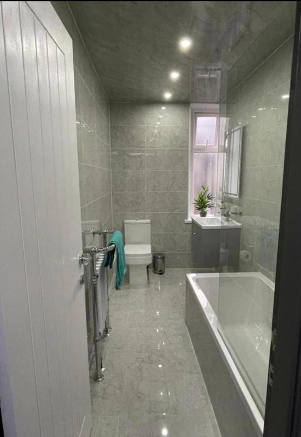 Entire 5 Star Luxury Whalley House Wifi Tv Luxury Burnley Bagian luar foto