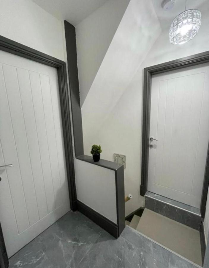 Entire 5 Star Luxury Whalley House Wifi Tv Luxury Burnley Bagian luar foto