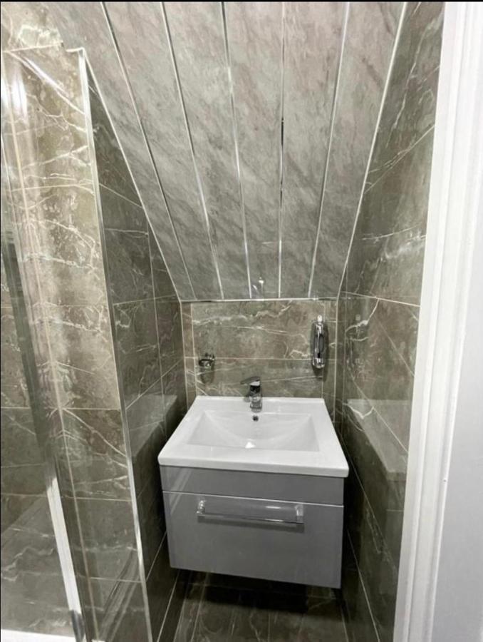 Entire 5 Star Luxury Whalley House Wifi Tv Luxury Burnley Bagian luar foto