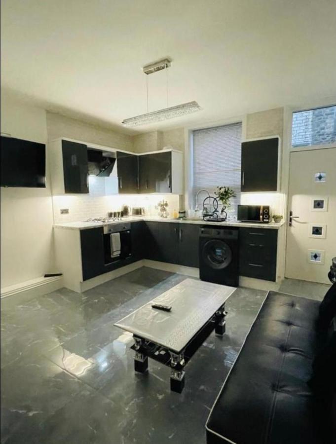 Entire 5 Star Luxury Whalley House Wifi Tv Luxury Burnley Bagian luar foto
