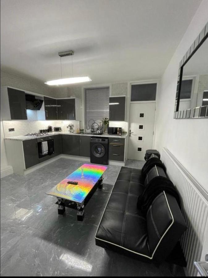 Entire 5 Star Luxury Whalley House Wifi Tv Luxury Burnley Bagian luar foto