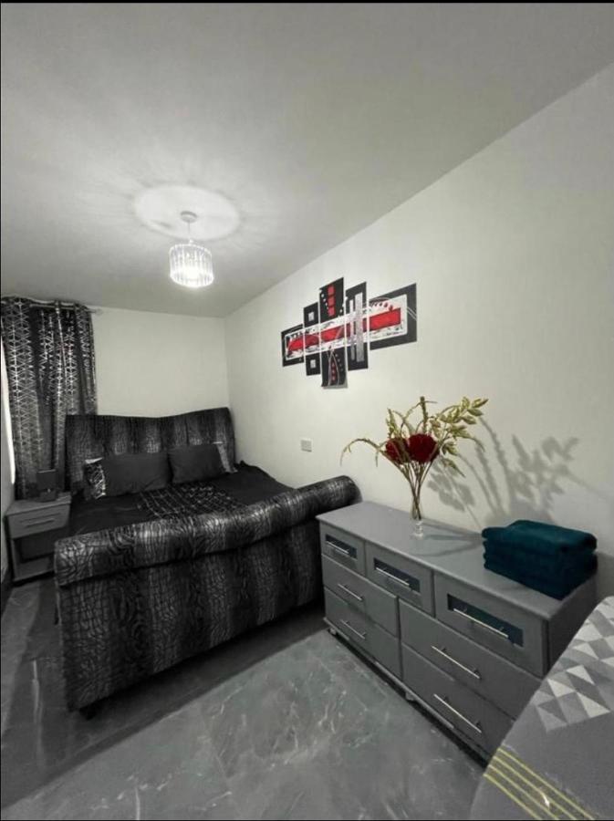 Entire 5 Star Luxury Whalley House Wifi Tv Luxury Burnley Bagian luar foto