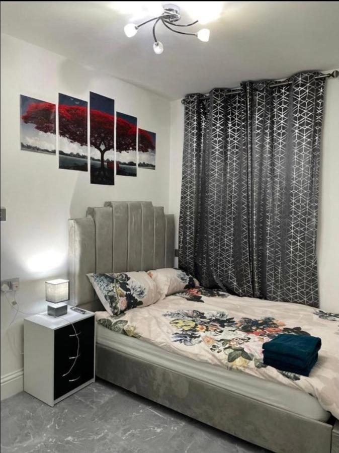 Entire 5 Star Luxury Whalley House Wifi Tv Luxury Burnley Bagian luar foto